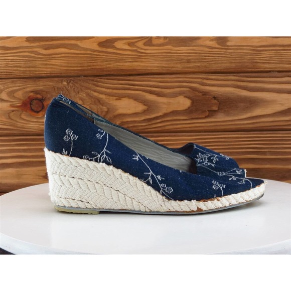 Evan Picone Size 6.5 Peep Toe Heel Blue Fabric M Width - Picture 5 of 10